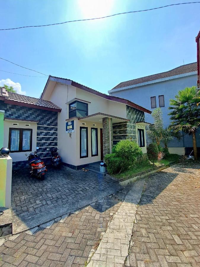 Villa Petit Tour Batu  Zewnętrze zdjęcie